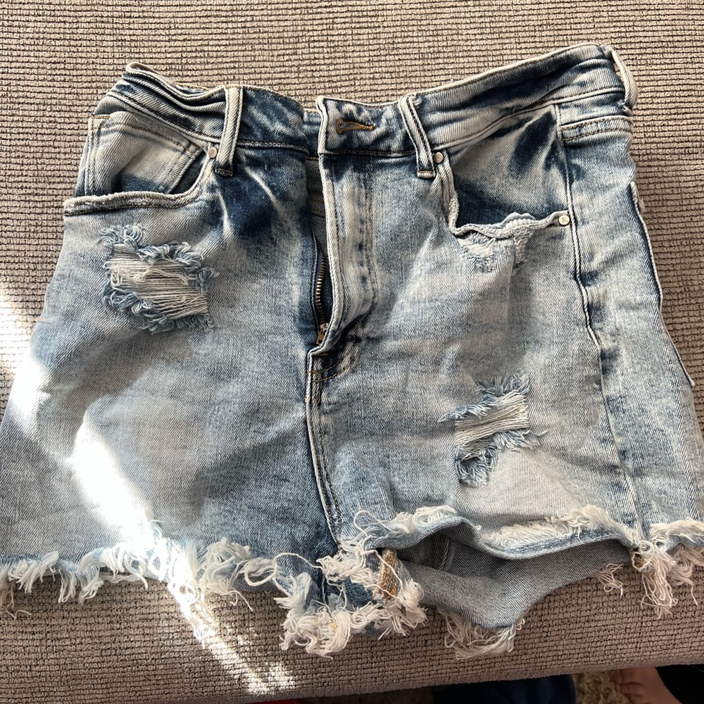 Size large risen distress Jane shorts